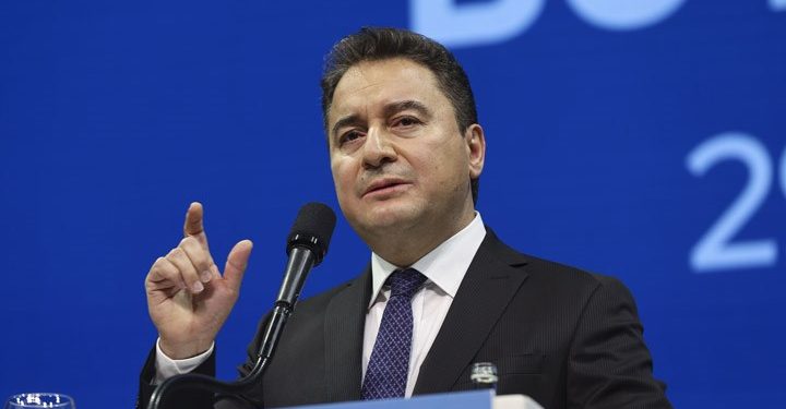 علي باباجان: من الخطأ بقاء القضية الكردية دون حل