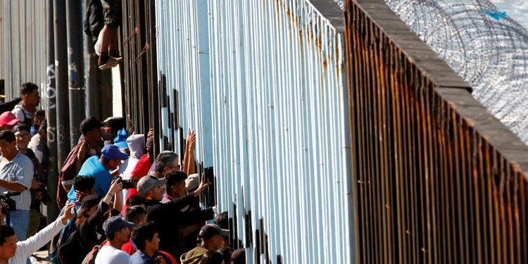 ارتفاع عدد الأتراك اللاجئين إلى الولايات المتحدة عبر الحدود المكسيكية