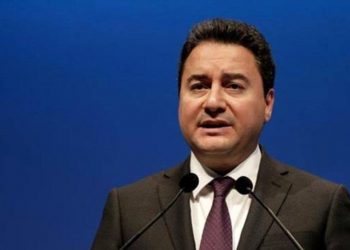 باباجان: الأزمة الاقتصادية في تركيا يمكن حلها في 6 أشهر