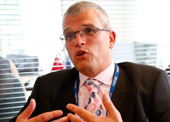 اقتصادي شهير: هناك ضخ للنقد الأجنبي في تركيا بمقدار مليار دولار