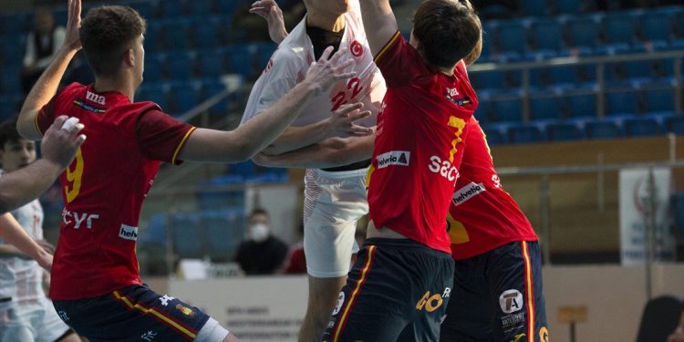 تركيا تخسر أمام مصر في منافسات اليد للرجال ببطولة البحر المتوسط