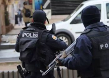 اعتقال مواطنة مع طفليها في تركيا بالمخالفة للقانون