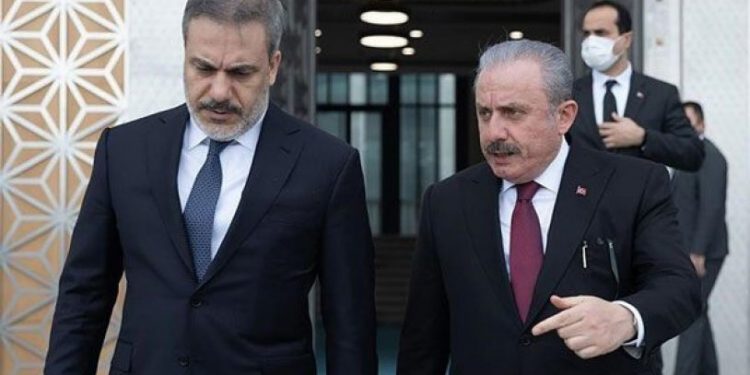 صحفي تركي: رئيس المخابرات يتنافس على مقعد وزير الخارجية