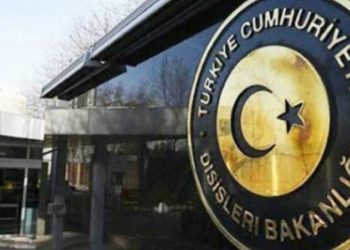 تركيا وألمانيا تحذران من السفر إلى أوكرانيا