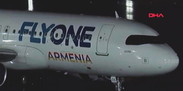 طائرة أرمينية تهبط في إسطنبول لأول مرة منذ عامين
