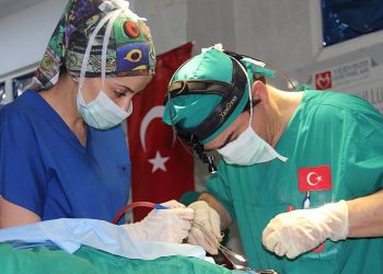 نيويورك تايمز: أطباء تركيا يهاجرون بسبب تدهور ظروف العمل