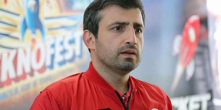 صهر أردوغان يعلن دعم أوكرانيا ضد روسيا