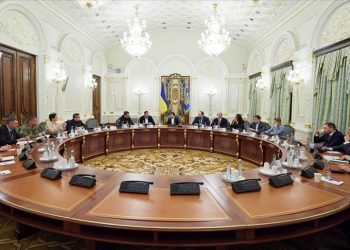 أوكرانيا تعلن حالة الطوارئ في عموم البلاد