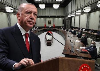 هل تشهد تركيا استقالة ثلاث وزراء آخرين؟