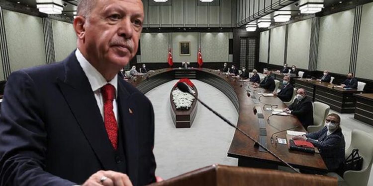 هل تشهد تركيا استقالة ثلاث وزراء آخرين؟