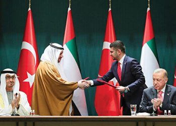 أردوغان يوقع 13 اتفاقية في الإمارات