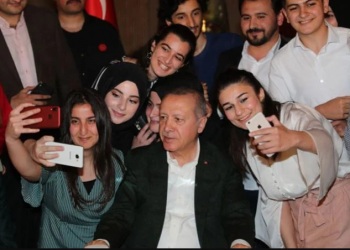 استطلاع رأي: 6% من “الجيل Z” يعتبرون أردوغان أكبر مشكلة في تركيا