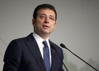 عمدة إسطنبول يرد على أردوغان: أطباء تركيا لن يرحلوا لأي مكان