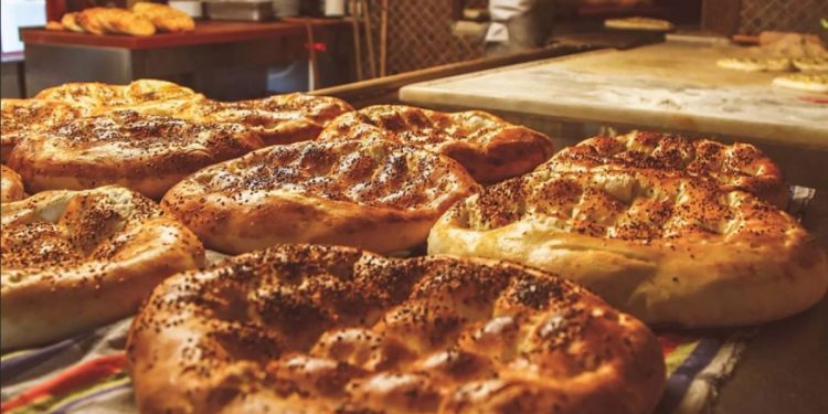 ارتفاع سعر خبز البيدا الرمضاني في تركيا إلى 6 ليرات