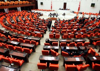 حزب أردوغان يقدم مشروع قانون جديد لسجن الصحفيين