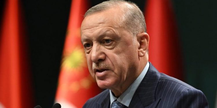 أردوغان يحمل المعارضة أزمة الزيت في تركيا!