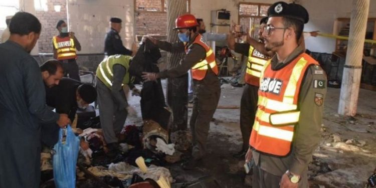 ثلاثون قتيلا و56 جريحًا في انفجار بـ”باكستان”