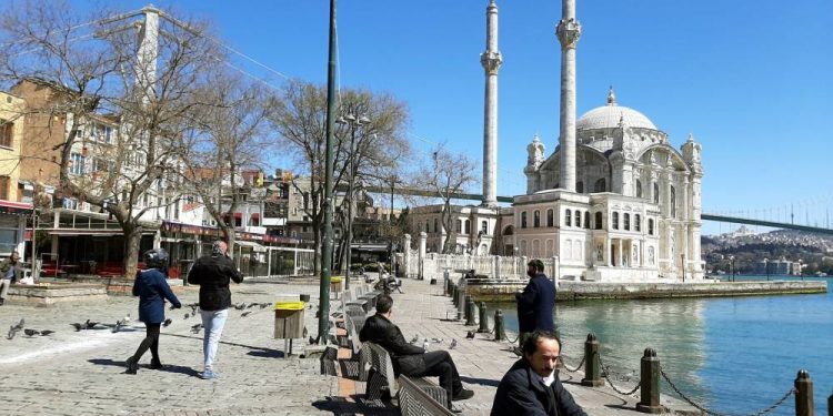 قطاع السياحة في تركيا يطالب الحكومة بالدعم