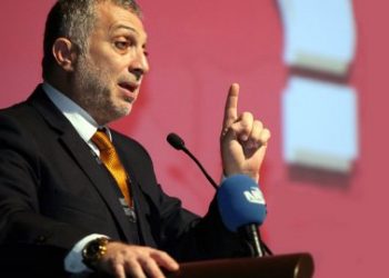 قيادي بحزب أردوغان يعلق أزمة الزيت في تركيا على عدو وهمي