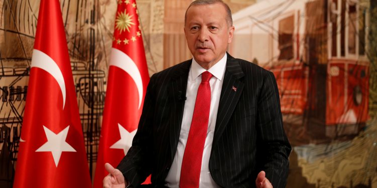 أنباء عن تعيين طبيب أردوغان الخاص وزيرًا للصحة