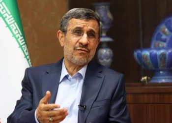 أحمد نجاد: القوى العالمية تريد تقسيم تركيا والسعودية!