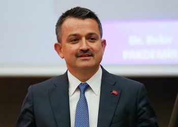 تركيا.. اعتقال عدد من موظفي وزارة الزراعة بعد مغادرة الوزير “باكدميرلي” منصبه