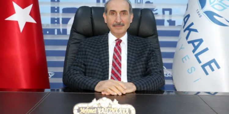 عمدة بلدية: الطبيب وعامل النظافة يحصلان على الراتب ذاته!