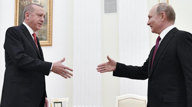 صحفي تركي: أردوغان توسل إلى بوتين لعقد قمة في تركيا
