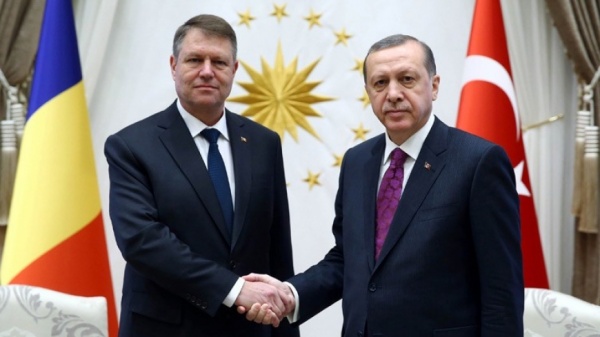 أردوغان يبحث الأزمة الأوكرانية مع نظيره الروماني