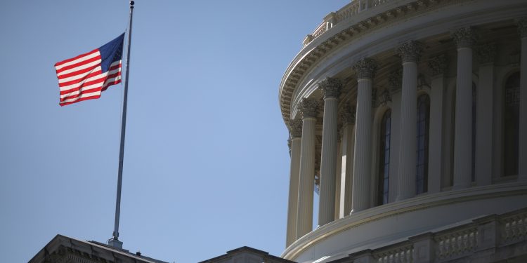 أمريكا تضيف قرابة مائة منظّمة وفرد إلى قائمة قيود التصدير إلى روسيا