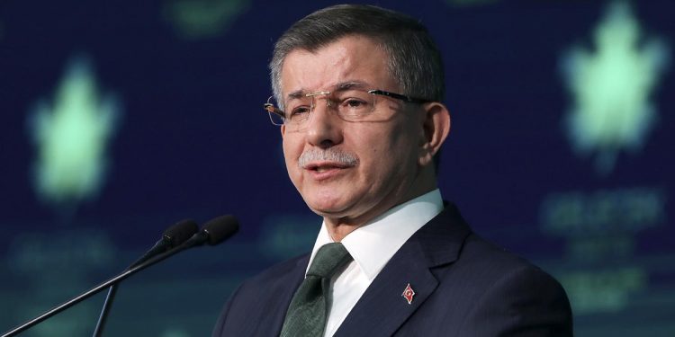 منع داود أوغلو من المشاركة في حفل إفطار!