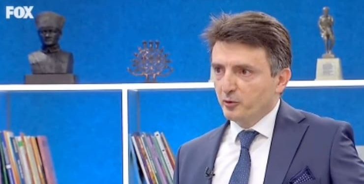 سياسي تركي: لم نبني مستقبلا للشباب يمنعهم من الرغبة في الهجرة