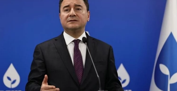 باباجان: حكومة أردوغان ستقدم على طبع النقود!