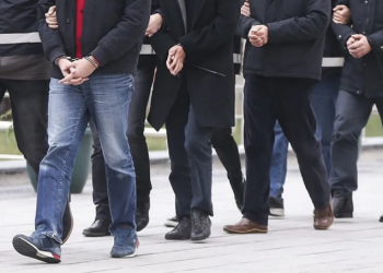 اعتقال 36 في تركيا أغلبهم عسكريون