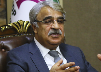 رئيس الحزب الكردي: رسائل المعارضة الخجولة للأكراد لن تحل الأزمة