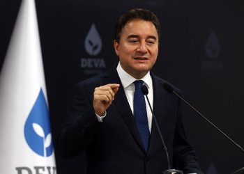 باباجان: الودائع المحمية بالعملات الأجنبية ستغرق تركيا