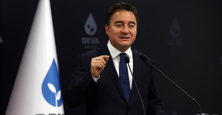 باباجان: الودائع المحمية بالعملات الأجنبية ستغرق تركيا