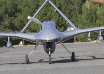 الإيكونوميست: تركيا تبيع الأسلحة لأوكرانيا وترحب برؤوس الأموال الروسية