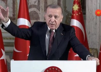 أردوغان يشيد بالحكم الجائر ضد عثمان كافالا