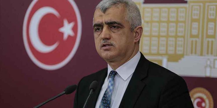 وثائقي حول فترة اعتقال برلماني معارض يحصد آلاف المشاهدات