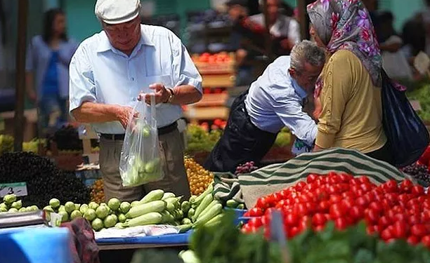 استطلاع رأي: 60% من المواطنين دخلهم لا يكفي نفقاتهم