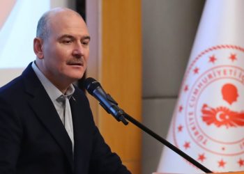 برلماني تركي يصف وزير داخلية بلاده بـ”المجرم”