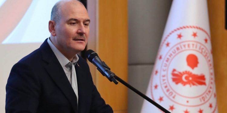 برلماني تركي يصف وزير داخلية بلاده بـ”المجرم”