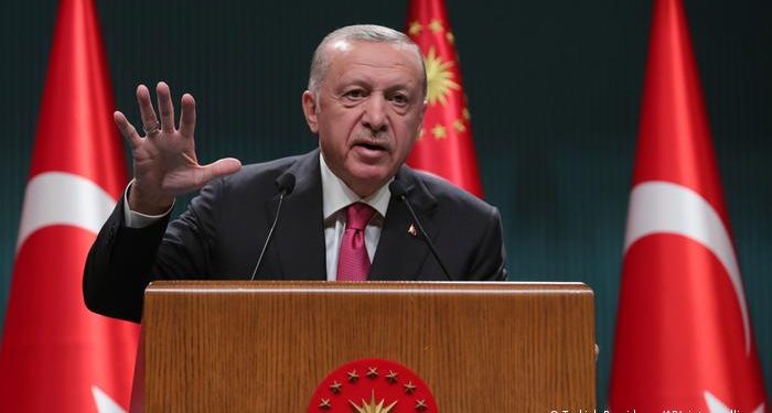 أردوغان يساوم دول الناتو: ارفعوا العقوبات عن تركيا أولا