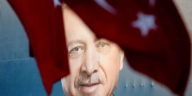 الجارديان: الناتو يناقش الثمن اللازم دفعه لأردوغان من أجل السويد وفنلندا