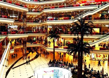 مصر تعلن تطبيق المواعيد الصيفية للمحال التجارية والمولات