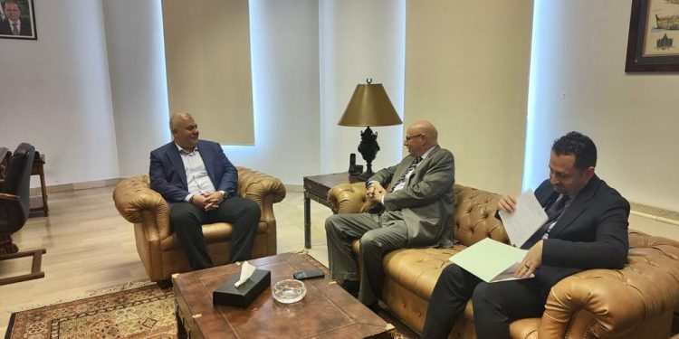 بعثة الجامعة العربية لمراقبة الانتخابات تلتقي محافظ بيروت