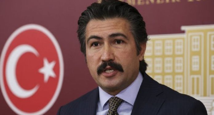 تركيا.. إقالة قيادي بالحزب الحاكم بسبب تصريحاته عن الإمارات