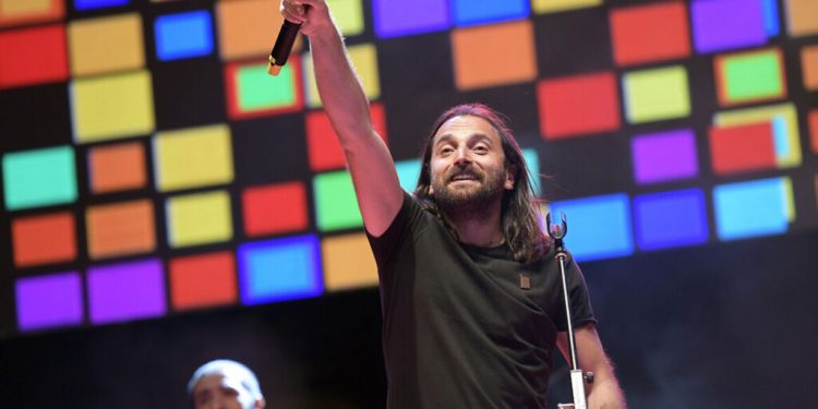 تركيا.. بلدية تحظر حفلًا آخر لمطرب كردي