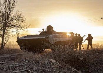 وزارة الدفاع التركية تعلن مقتل جندي تركي ومقتل 24 شخصًا شمال سوريا